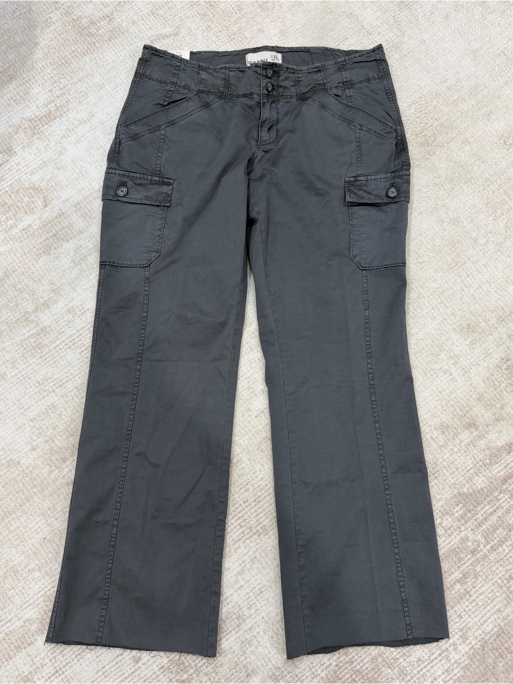 Old Navy Y2K Low Rise Bootcut Cargo Pants Charcoal Gray Size 10 NWT